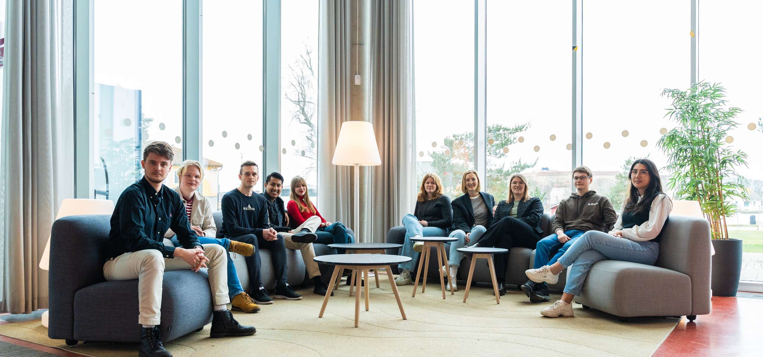 Studenter redo att svara på frågor om studier på BTH