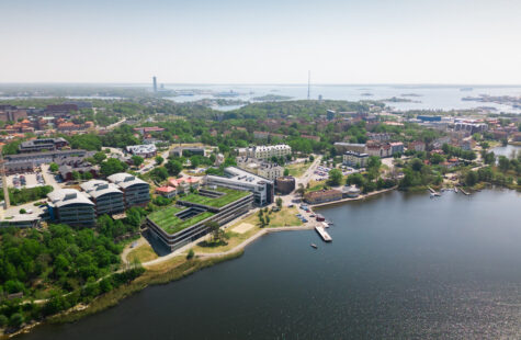 Flygbild över BTH i den marina världsarvsstaden Karlskrona